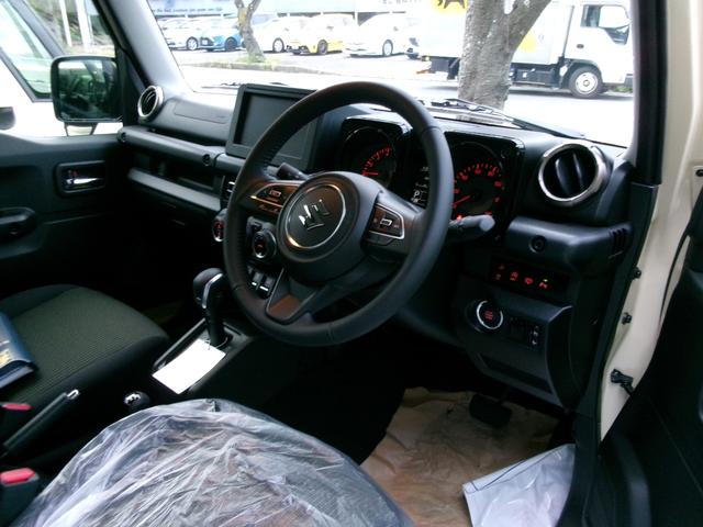 ジムニー ＸＣ　シフォンアイボリーメタリックブラック２トーン　届出済未使用車　ＬＥＤヘッドライト　スズキセーフティサポート　コーナーセンサー　シートヒーター　ステアリングスイッチ　クルコン　オートハイビーム（8枚目）