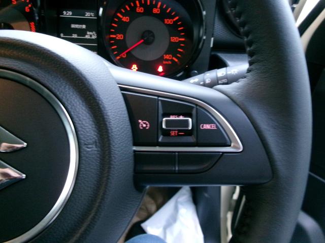 ジムニー ＸＣ　シフォンアイボリーメタリックブラック２トーン　届出済未使用車　ＬＥＤヘッドライト　スズキセーフティサポート　コーナーセンサー　シートヒーター　ステアリングスイッチ　クルコン　オートハイビーム（14枚目）