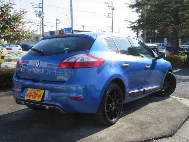 GTライン /ワンオーナー車/禁煙車/フルセグTV付ナビ/社外17インチアルミ/HIDヘッドライト/ハーフレザーシート/プッシュスタートエンジン/記録簿付(2枚目)