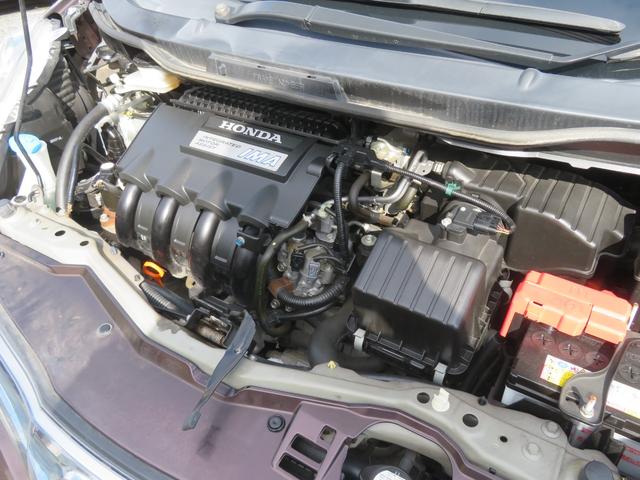 フィットハイブリッド ＸＨセレクション　ファインスタイル　／ワンオーナー車／ＨＩＤヘッドライト／純正フルセグＴＶ付９インチナビ／バックカメラ付／ＥＴＣ付／スマートキー・プッシュスタート／禁煙車／記録簿付／修復歴なし／（42枚目）