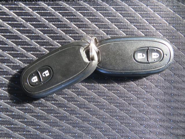 ワゴンＲスティングレー Ｘ　／インパネシフトオートマ／社外フルセグＴＶ付ナビ／ＨＩＤヘッドライト／スマートキー・プッシュスタート／純正エアロパーツ付／純正アルミ付／禁煙車／記録簿付／修復歴なし／（8枚目）