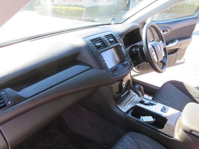 クラウン 2.5アスリート /後期型/純正フルセグTV付HDDナビ・バックカメラ付/HIDヘッドライト/純正エアロパーツ付/純正18インチアルミ付/ローダウン・RSRダウンサス/スマートキー・プッシュスタートエンジン/禁煙車/(17枚目)