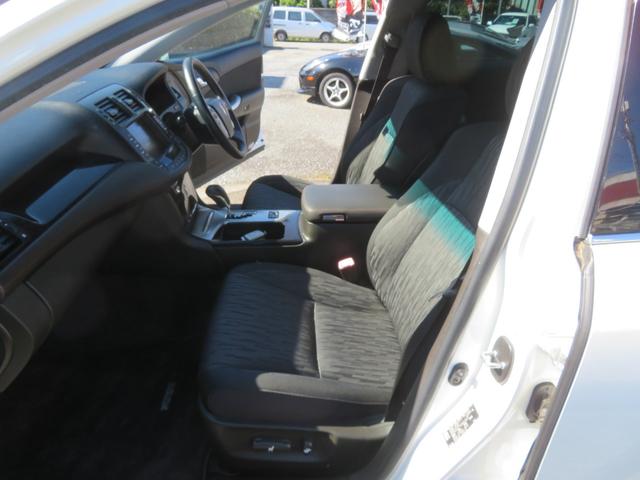 クラウン 2.5アスリート /後期型/純正フルセグTV付HDDナビ・バックカメラ付/HIDヘッドライト/純正エアロパーツ付/純正18インチアルミ付/ローダウン・RSRダウンサス/スマートキー・プッシュスタートエンジン/禁煙車/(32枚目)