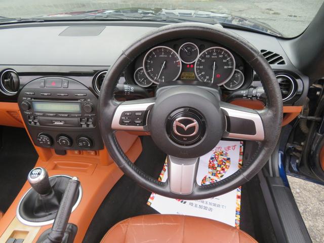 ロードスター RS RHT /6速マニュアル車/プレミアパッケージ/タイミングチェーン/電動オープン/本革シート/シートヒーター付/HIDヘッドライト/純正アルミホイール/禁煙車/記録簿付/修復歴なし/(6枚目)