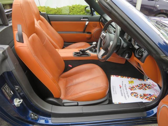 ロードスター RS RHT /6速マニュアル車/プレミアパッケージ/タイミングチェーン/電動オープン/本革シート/シートヒーター付/HIDヘッドライト/純正アルミホイール/禁煙車/記録簿付/修復歴なし/(7枚目)