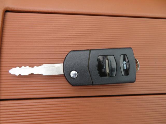 ロードスター RS RHT /6速マニュアル車/プレミアパッケージ/タイミングチェーン/電動オープン/本革シート/シートヒーター付/HIDヘッドライト/純正アルミホイール/禁煙車/記録簿付/修復歴なし/(8枚目)