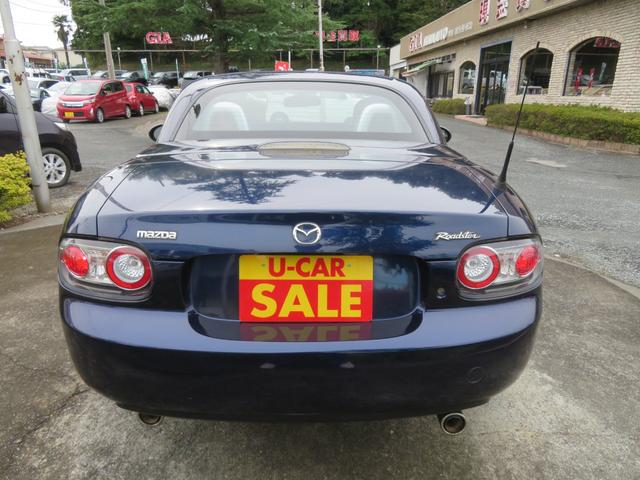 ロードスター RS RHT /6速マニュアル車/プレミアパッケージ/タイミングチェーン/電動オープン/本革シート/シートヒーター付/HIDヘッドライト/純正アルミホイール/禁煙車/記録簿付/修復歴なし/(11枚目)