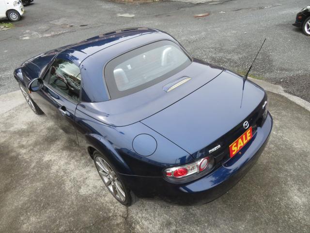 ロードスター RS RHT /6速マニュアル車/プレミアパッケージ/タイミングチェーン/電動オープン/本革シート/シートヒーター付/HIDヘッドライト/純正アルミホイール/禁煙車/記録簿付/修復歴なし/(13枚目)