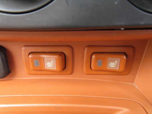 ロードスター RS RHT /6速マニュアル車/プレミアパッケージ/タイミングチェーン/電動オープン/本革シート/シートヒーター付/HIDヘッドライト/純正アルミホイール/禁煙車/記録簿付/修復歴なし/(17枚目)