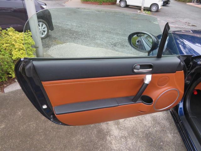 ロードスター RS RHT /6速マニュアル車/プレミアパッケージ/タイミングチェーン/電動オープン/本革シート/シートヒーター付/HIDヘッドライト/純正アルミホイール/禁煙車/記録簿付/修復歴なし/(34枚目)