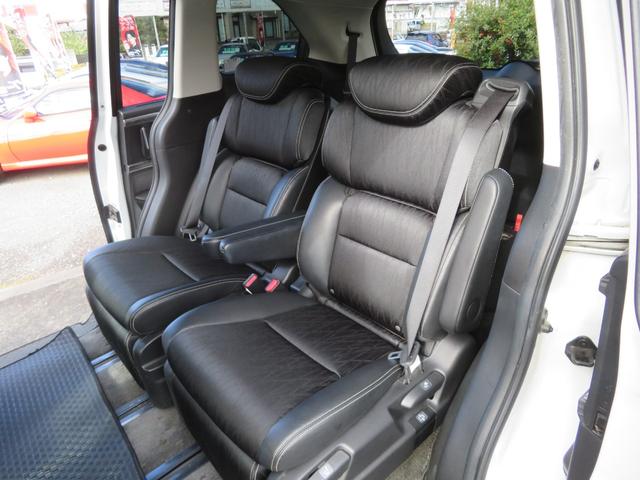 オデッセイ アブソルート・ＥＸ　／コンフォートビューパッケージ／純正フルセグＴＶ付インターナビ／バックカメラ／両側パワースライドドア／本革シート／ＨＩＤヘッドライト／純正１８インチアルミ／禁煙車／記録簿付／修復歴なし／（18枚目）