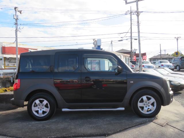 当店はお客様のカーライフをトータルサポートさせて頂くために、指定整備工場・民間車検工場を完備しております。納車前には、プロの整備士が点検整備後の納車になりますのでご安心下さいませ。