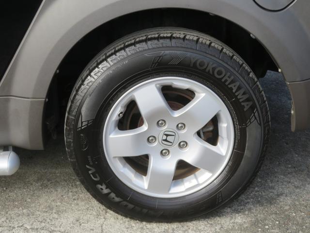 純正のアルミホイールが装備されています。タイヤの溝もたっぷり！