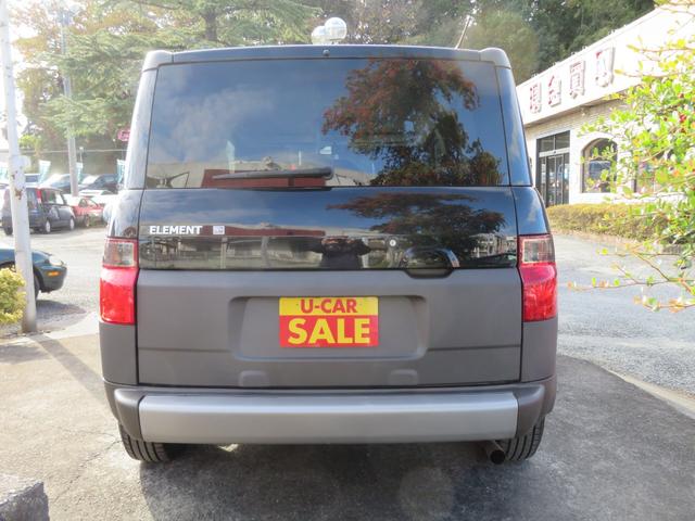 当店はお客様のカーライフをトータルサポートさせて頂くために、指定整備工場・民間車検工場を完備しております。リアに軽微な修復がありますが走行や整備に問題は、ありません。