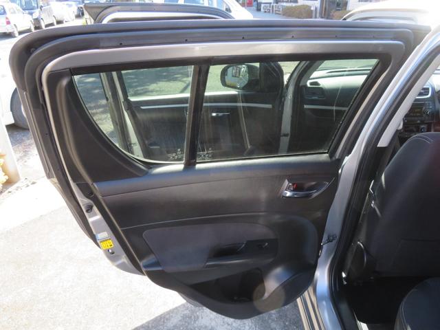 スイフト ＲＳ　／５速マニュアル車／ＨＩＤヘッドライト／純正エアロパーツ／スマートキー・プッシュスタート／ＥＴＣ付／禁煙車／（32枚目）