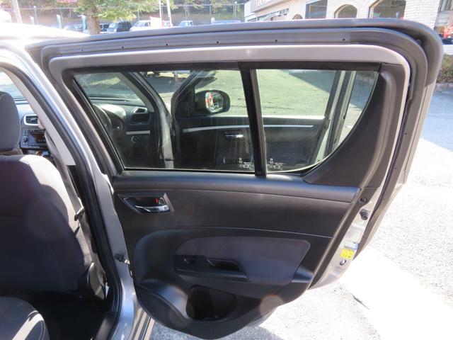 スイフト ＲＳ　／５速マニュアル車／ＨＩＤヘッドライト／純正エアロパーツ／スマートキー・プッシュスタート／ＥＴＣ付／禁煙車／（33枚目）