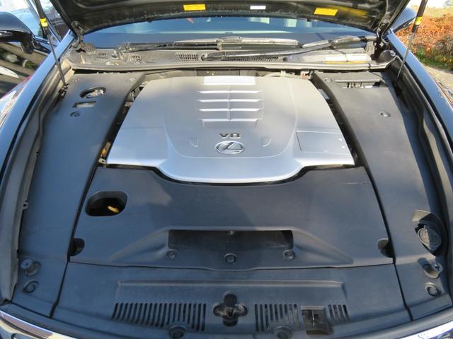 LS LS460 バージョンU Iパッケージ /プリクラッシュセーフティーシステム/レーダークルーズコントロール/純正地デジ付HDDナビ/リアエンターテインメントシステム/本革/サンルーフ付/パワートランク/HIDヘッドライト/禁煙車/修復歴なし(8枚目)