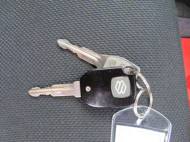 当店はお客様のカーライフをトータルサポートさせて頂くために、指定整備工場・民間車検工場を完備しております。納車前には、プロの整備士が点検整備後の納車になりますのでご安心下さいませ。