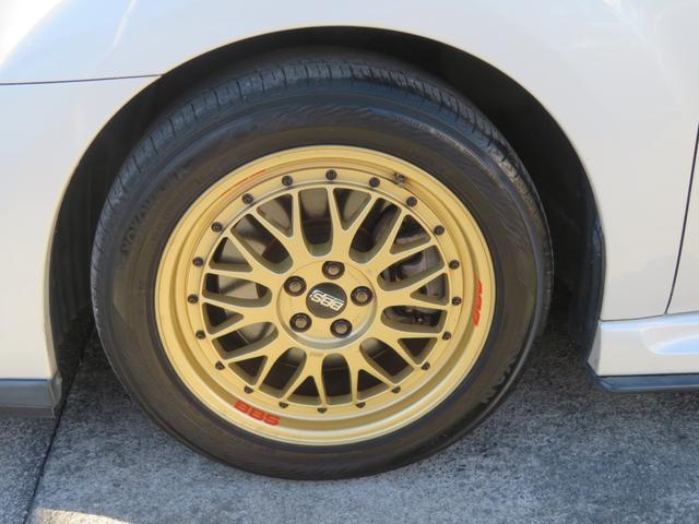 �a�a�r���̂P�V�C���`�A���~�z�C�[������������Ă��܂��B�^�C���̍a�������Ղ�I