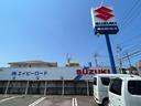 睦橋通り沿いで大きなスズキの看板が目印です。駐車場もございますのでお気軽にどうぞ