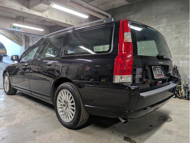 Ｖ７０ クラシック　サンルーフ　レザーシート　ＨＩＤヘッドライト　シートヒータ　メモリ付きパワーシート（4枚目）