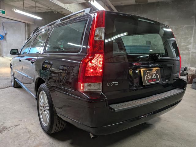 Ｖ７０ クラシック　サンルーフ　レザーシート　ＨＩＤヘッドライト　シートヒータ　メモリ付きパワーシート（5枚目）