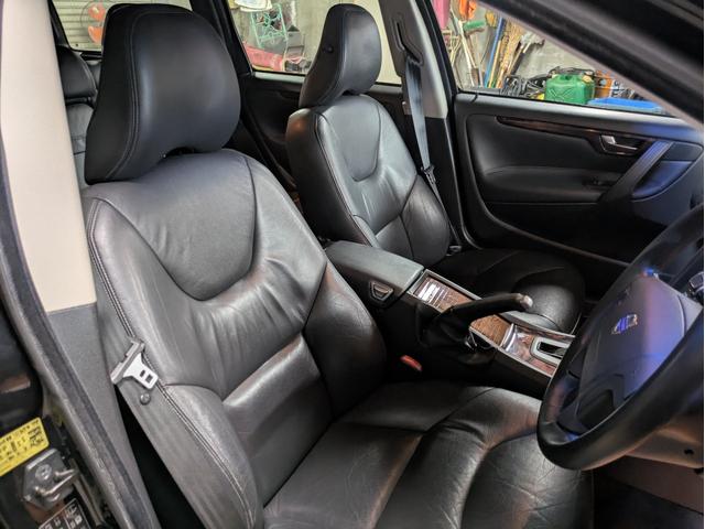 Ｖ７０ クラシック　サンルーフ　レザーシート　ＨＩＤヘッドライト　シートヒータ　メモリ付きパワーシート（17枚目）