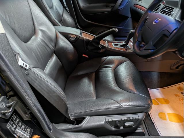 Ｖ７０ クラシック　サンルーフ　レザーシート　ＨＩＤヘッドライト　シートヒータ　メモリ付きパワーシート（18枚目）