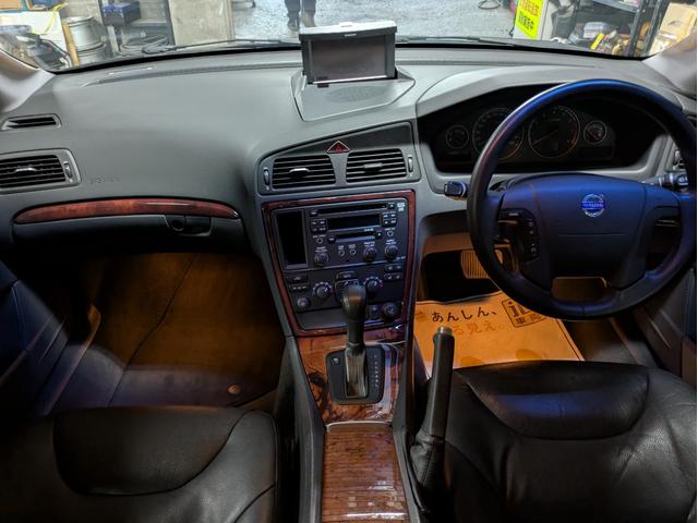 Ｖ７０ クラシック　サンルーフ　レザーシート　ＨＩＤヘッドライト　シートヒータ　メモリ付きパワーシート（21枚目）