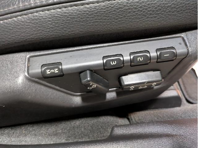 Ｖ７０ クラシック　サンルーフ　レザーシート　ＨＩＤヘッドライト　シートヒータ　メモリ付きパワーシート（23枚目）