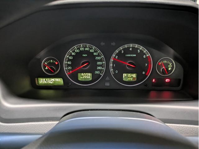 Ｖ７０ クラシック　サンルーフ　レザーシート　ＨＩＤヘッドライト　シートヒータ　メモリ付きパワーシート（27枚目）