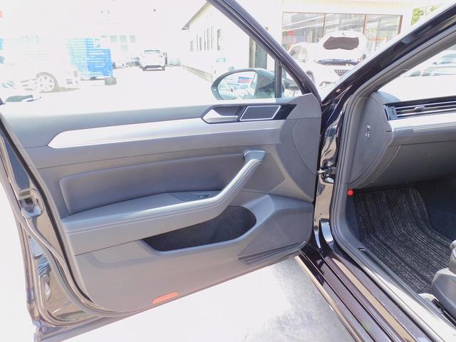 パサートヴァリアント ２．０ＴＳＩ　Ｒライン　テクノロジーＰｋｇ・サンルーフ・黒革シート・Ｄｉｓｃｏｖｅｒ　Ｐｒｏ・ナビＴＶ・バックカメラ・ＣａｒＰｌａｙ・ＤＣＣ・シートヒーター・純正１９インチＡＷ・パワーバックドア・ＬＥＤライト・ＥＴＣ・ＵＳＢ（62枚目）