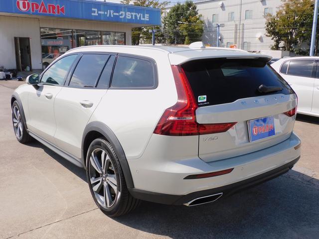 Ｖ６０ クロスカントリー　Ｔ５　ＡＷＤ　プロ　インテリセーフ・ＡＣＣ・本革エアシート・ナビＴＶ・全周囲カメラ・ＣａｒＰｌａｙ・ｈａｒｍａｎ／ｋａｒｄｏｎサウンド・Ｂｌｕｅｔｏｏｔｈ・パワーバックドア・純正１９ＡＷ・ＬＥＤライト・コーナーセンサー（30枚目）
