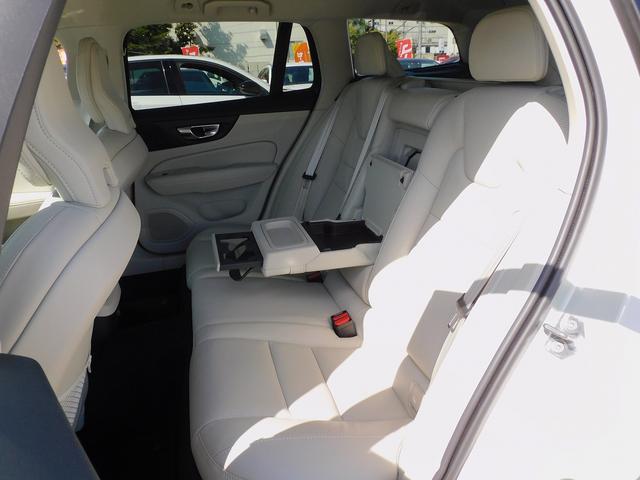 Ｖ６０ クロスカントリー　Ｔ５　ＡＷＤ　プロ　インテリセーフ・ＡＣＣ・本革エアシート・ナビＴＶ・全周囲カメラ・ＣａｒＰｌａｙ・ｈａｒｍａｎ／ｋａｒｄｏｎサウンド・Ｂｌｕｅｔｏｏｔｈ・パワーバックドア・純正１９ＡＷ・ＬＥＤライト・コーナーセンサー（49枚目）