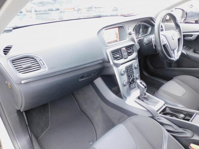 VOLVO V40 D4 DYNAMIC EDITION