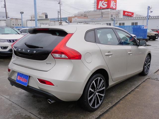 VOLVO V40 D4 DYNAMIC EDITION
