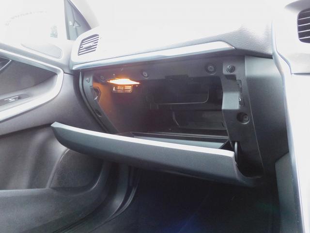 VOLVO V40 D4 DYNAMIC EDITION