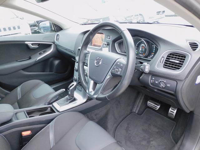 VOLVO V40 D4 DYNAMIC EDITION