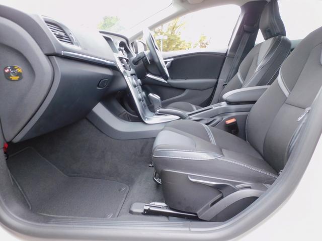 VOLVO V40 D4 DYNAMIC EDITION