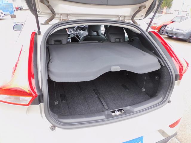 VOLVO V40 D4 DYNAMIC EDITION