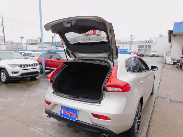 VOLVO V40 D4 DYNAMIC EDITION