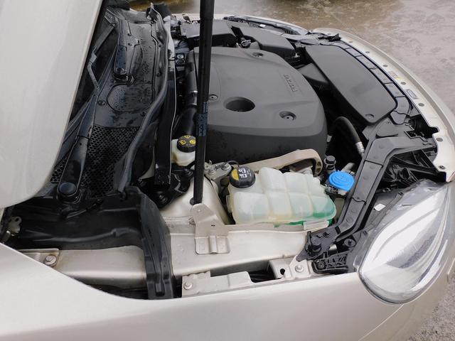 VOLVO V40 D4 DYNAMIC EDITION