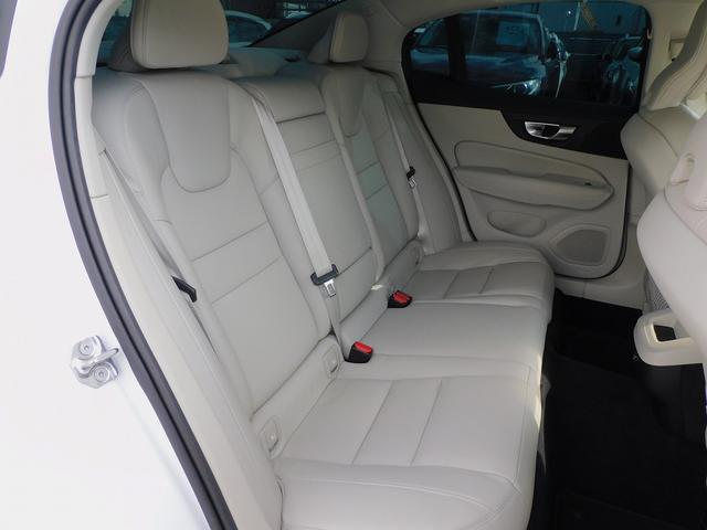 S60 T4 モメンタム インテリセーフ・本革シート・ナビTV・全周囲カメラ・CarPlay・Bluetooth・コーナーセンサー・純正17インチAW・LEDライト・シートヒーター・スマートキー・Pアシスト・レーンキープ(7枚目)