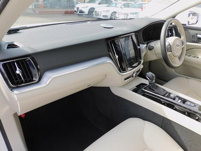 S60 T4 モメンタム インテリセーフ・本革シート・ナビTV・全周囲カメラ・CarPlay・Bluetooth・コーナーセンサー・純正17インチAW・LEDライト・シートヒーター・スマートキー・Pアシスト・レーンキープ(9枚目)