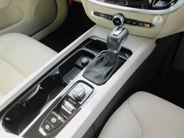 S60 T4 モメンタム インテリセーフ・本革シート・ナビTV・全周囲カメラ・CarPlay・Bluetooth・コーナーセンサー・純正17インチAW・LEDライト・シートヒーター・スマートキー・Pアシスト・レーンキープ(12枚目)