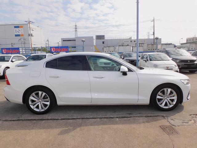 S60 T4 モメンタム インテリセーフ・本革シート・ナビTV・全周囲カメラ・CarPlay・Bluetooth・コーナーセンサー・純正17インチAW・LEDライト・シートヒーター・スマートキー・Pアシスト・レーンキープ(29枚目)