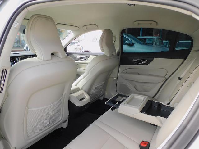 S60 T4 モメンタム インテリセーフ・本革シート・ナビTV・全周囲カメラ・CarPlay・Bluetooth・コーナーセンサー・純正17インチAW・LEDライト・シートヒーター・スマートキー・Pアシスト・レーンキープ(38枚目)