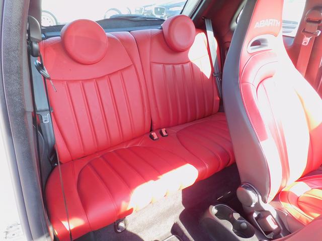 アバルト595 ツーリズモ 赤革シート・ナビフルセグTV・Bluetooth・キーレスキー・HIDライト・ETC・リアコーナーセンサー・純正17インチAW・パドルシフト・革ステアリング・フロアマット・フォグライト(6枚目)