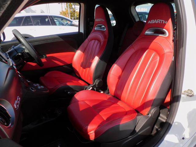 アバルト595 ツーリズモ 赤革シート・ナビフルセグTV・Bluetooth・キーレスキー・HIDライト・ETC・リアコーナーセンサー・純正17インチAW・パドルシフト・革ステアリング・フロアマット・フォグライト(7枚目)