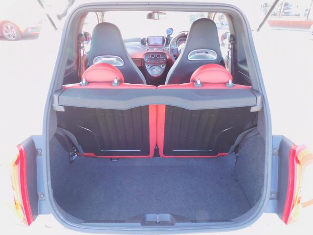 アバルト595 ツーリズモ 赤革シート・ナビフルセグTV・Bluetooth・キーレスキー・HIDライト・ETC・リアコーナーセンサー・純正17インチAW・パドルシフト・革ステアリング・フロアマット・フォグライト(9枚目)